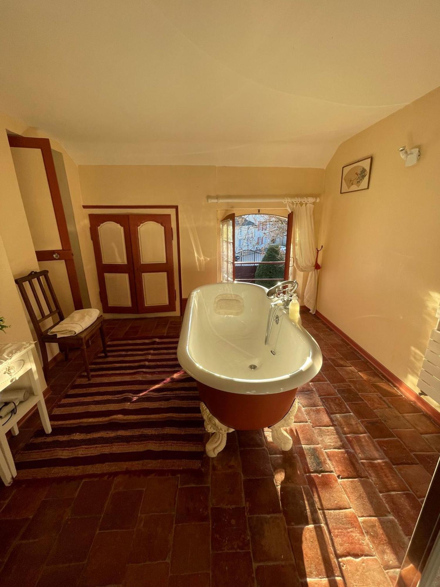 L'Escapade Place Voltaire Vermenton Dış mekan fotoğraf