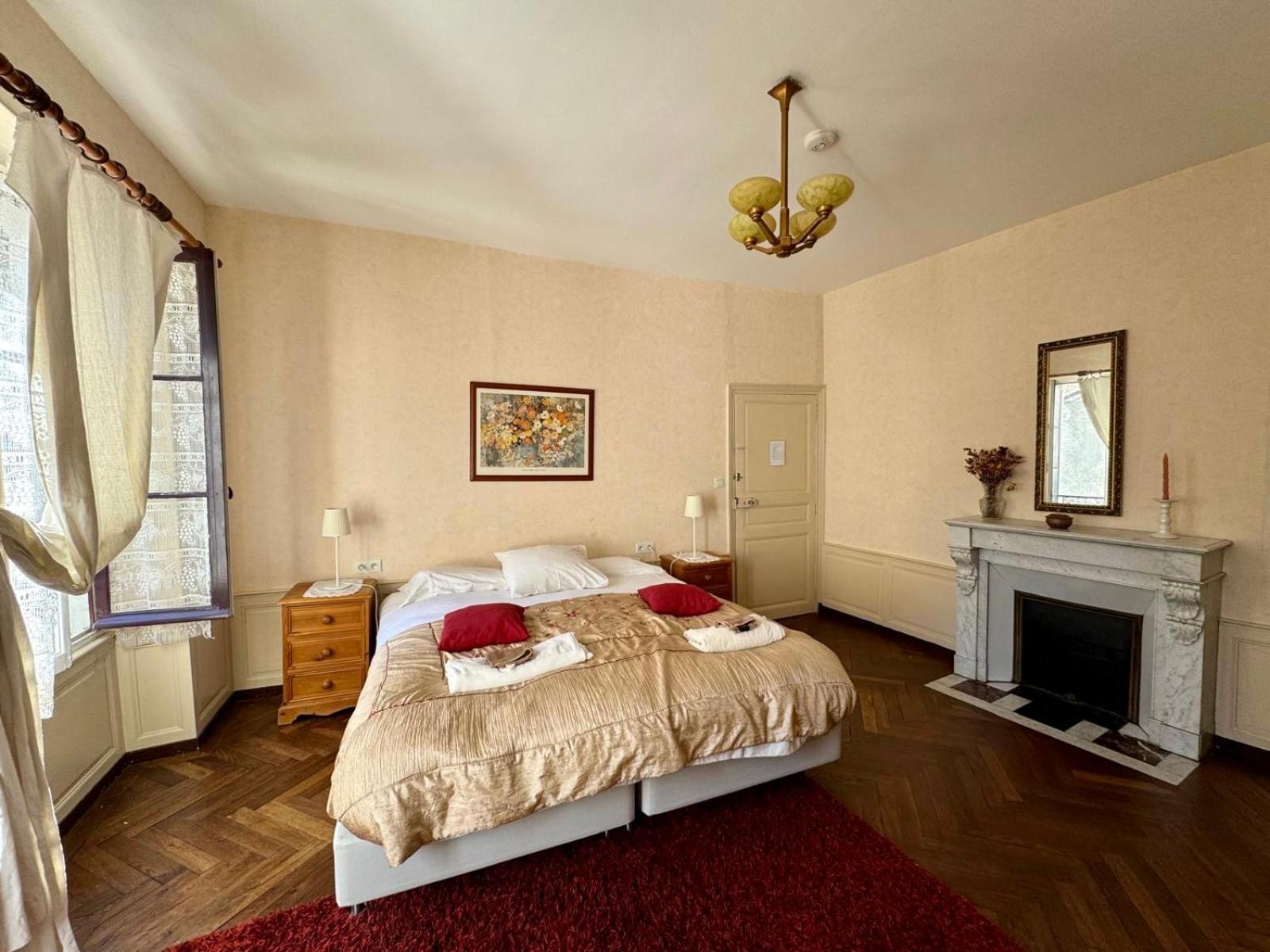 L'Escapade Place Voltaire Vermenton Oda fotoğraf