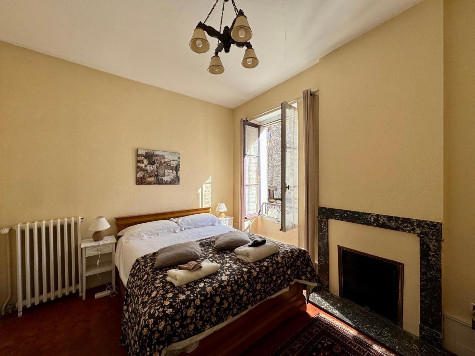 L'Escapade Place Voltaire Vermenton Oda fotoğraf